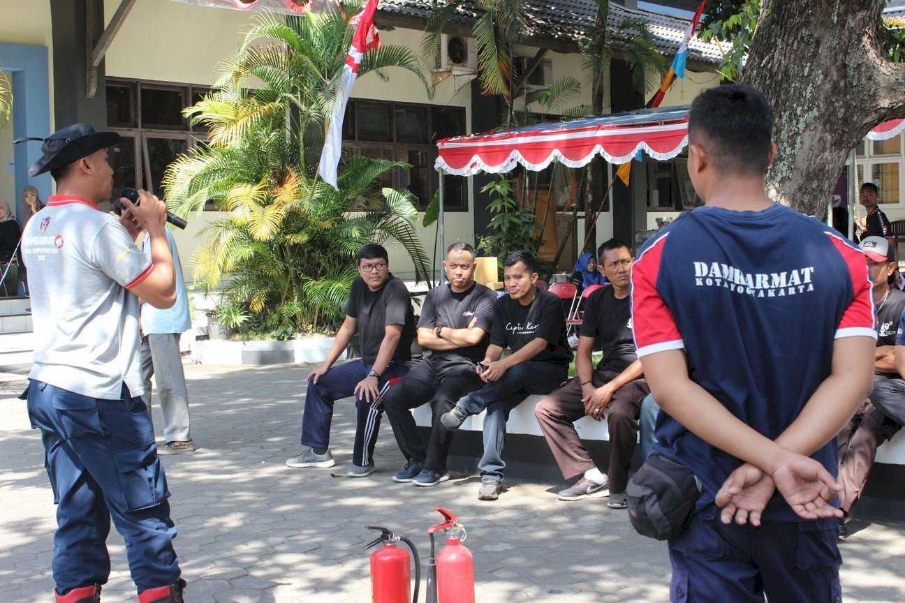 PT AMI Gelar Pelatihan Penanggulangan Kebaran Guna Kurangi Risiko Bencana di Lingkungan Kerja